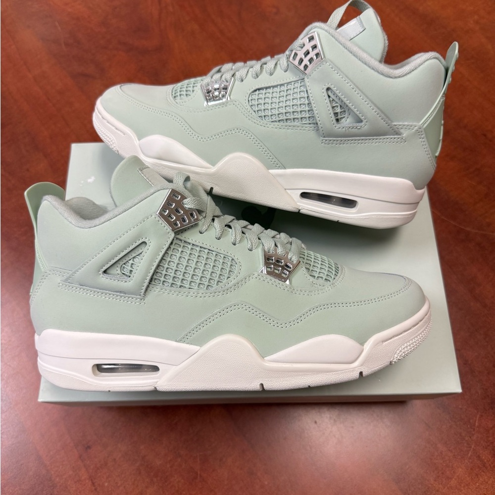 Nike Air Jordan 4 Retro Seafoam Sail Silver HV0823-003 Size 9.5 men/11 Women NIB - Picture 5 of 13